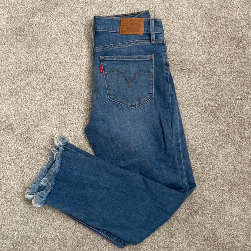 Levi’s 724 High Rise Straight Leg crop Jean
